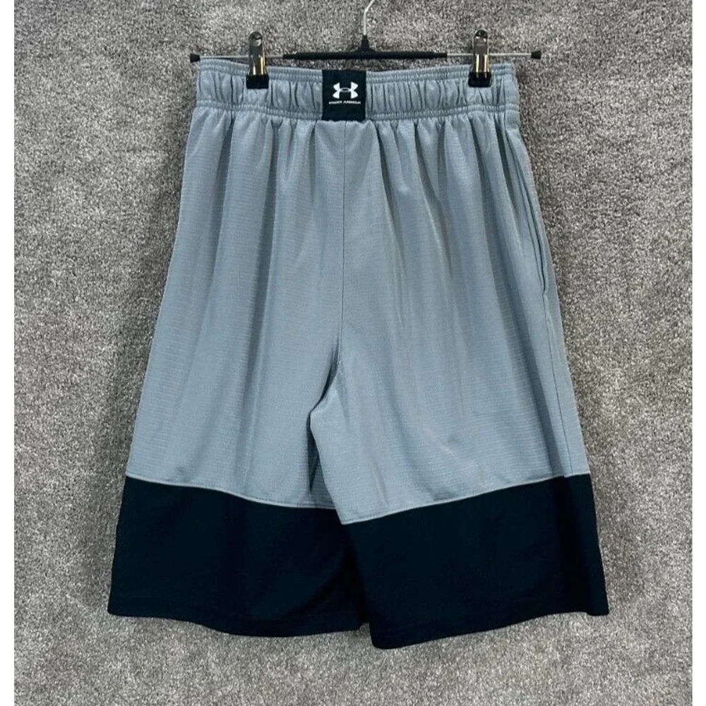 Under Armour Shorts Mens Medium‎ Gray Stripe Actual 28X10 Heatgear Elastic Waist